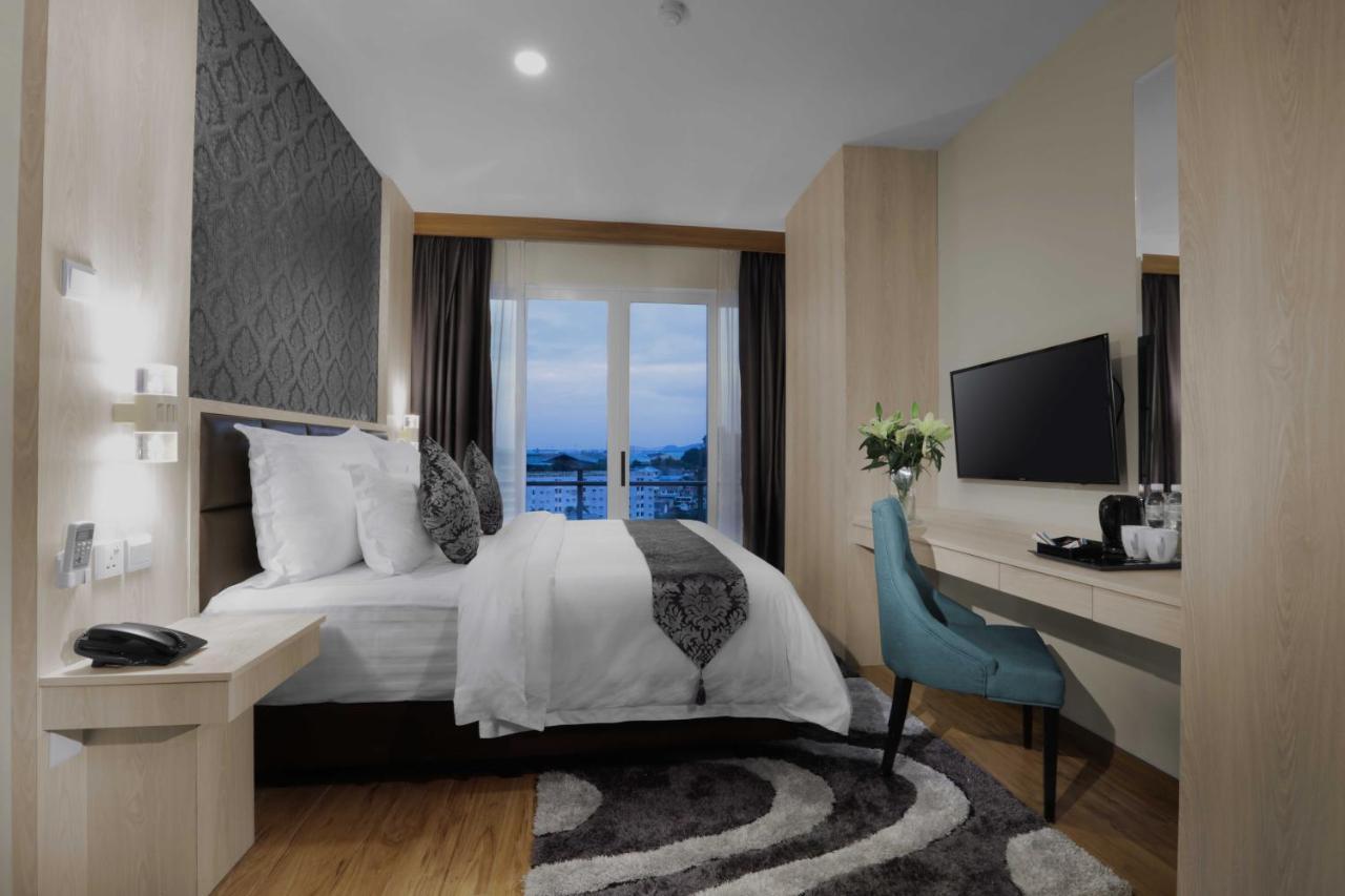 Aston Batam Hotel & Residence Nagoya Exteriör bild